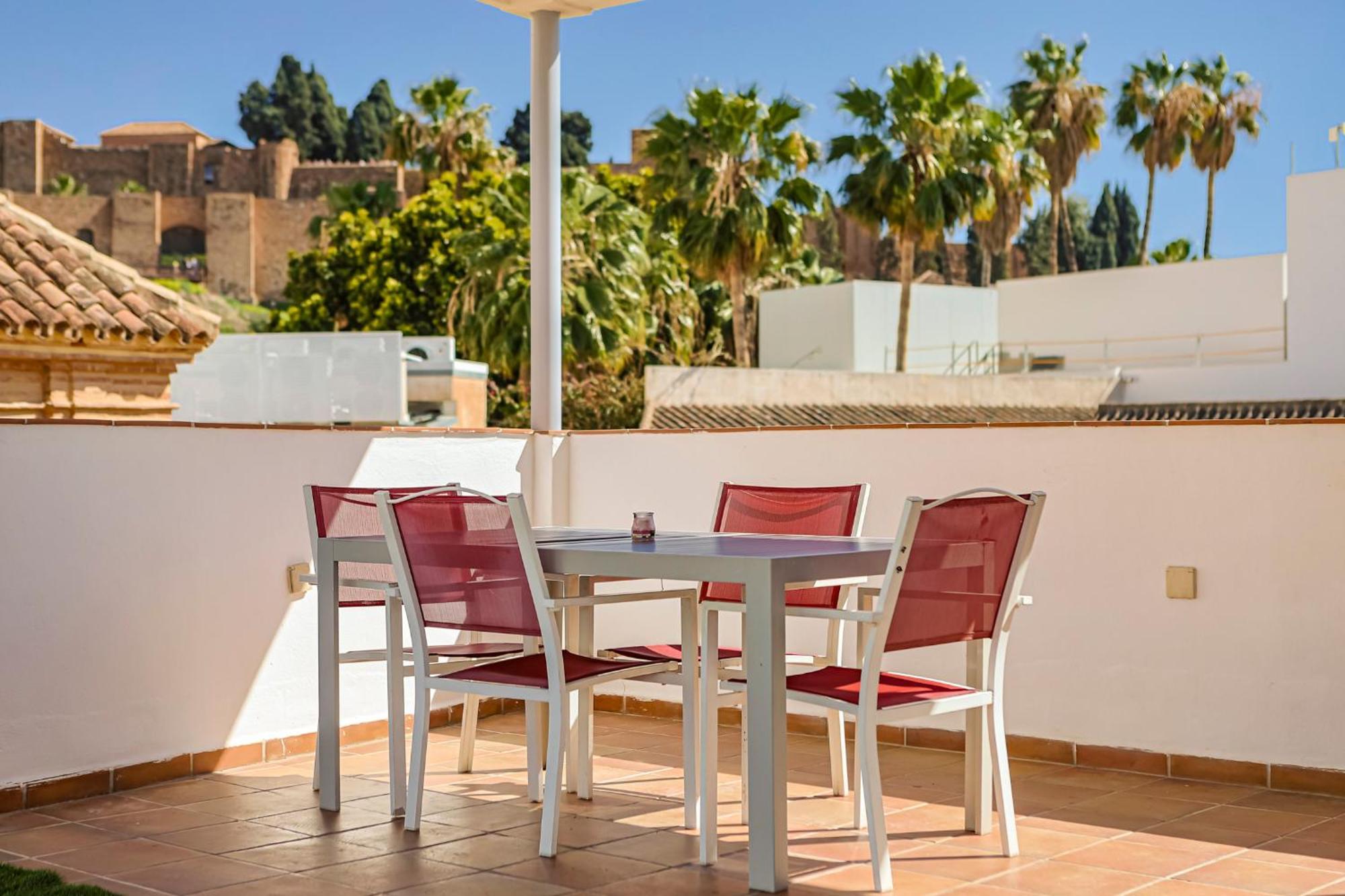 Suites Picasso Малага Экстерьер фото